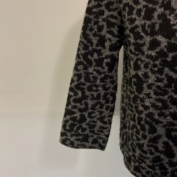 Cynthia Rowley Animal Print Crossover Cape size medium wool blend. - Picture 3 of 8
